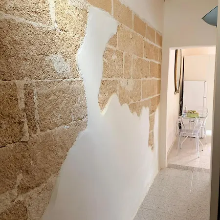 - Levante Apartment